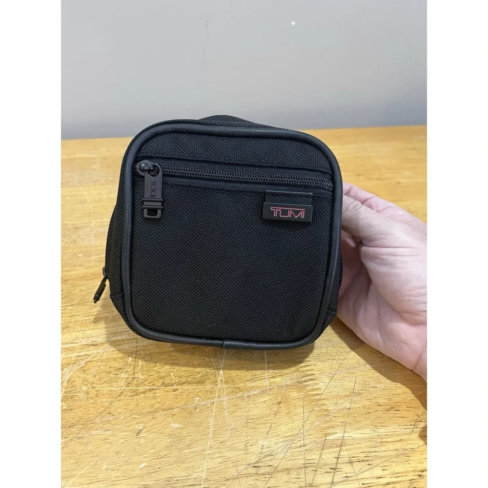 Tumi Golf Ball Bag Clip On Luxury Bag‎ 5x6x2